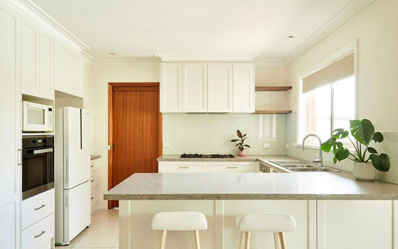 advanced-cabinetry-g-shaped-kitchen